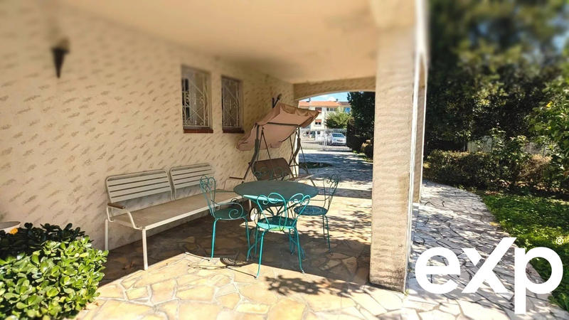 Maison traditionnelle - 175 m² - 8 pièces