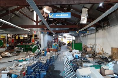 Local commercial - 652 m²