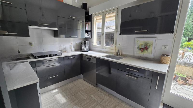 Villa - 183 m² - 8 pièces