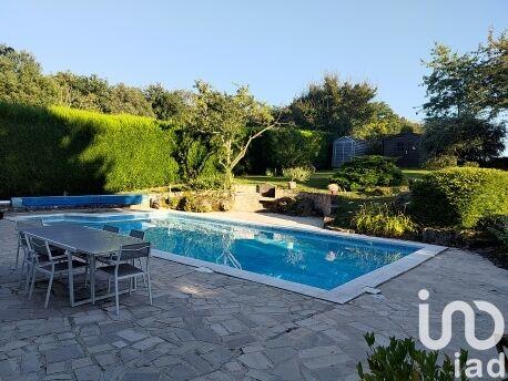 Maison - 289 m² - 9 pièces