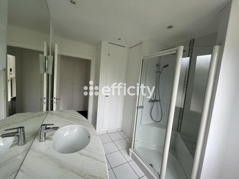 Immeuble - 260 m² - 8 pièces