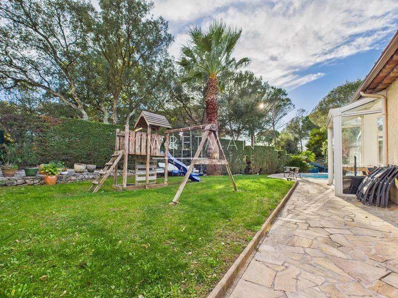 Maison - 156 m² - 7 pièces