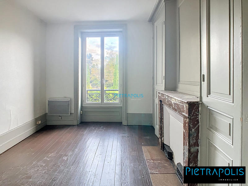 Appartement - 93 m² - 5 pièces