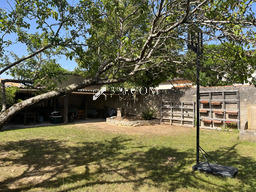 Maison - 258 m² - 10 pièces