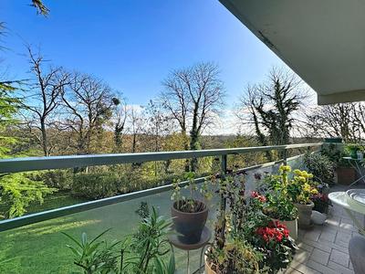 Appartement - 95 m² - 5 pièces