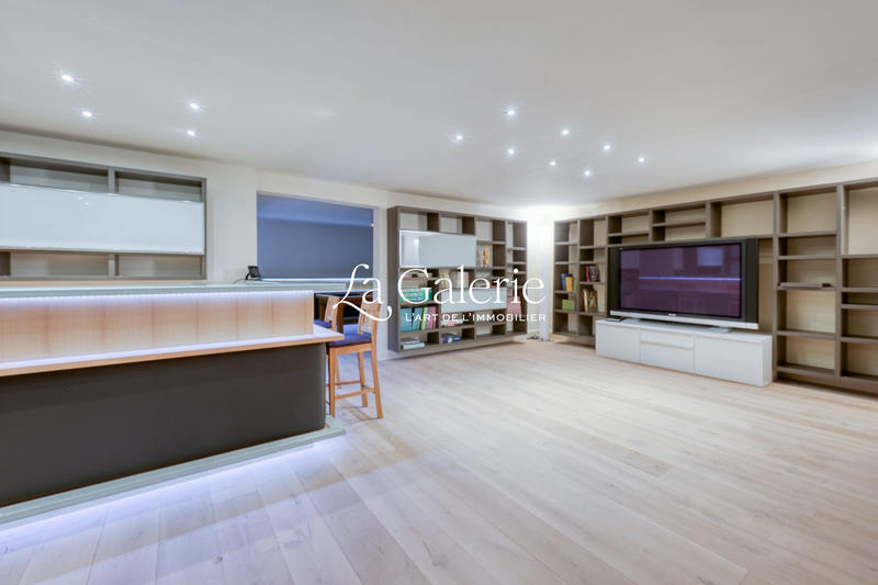 Maison - 630 m² - 13 pièces