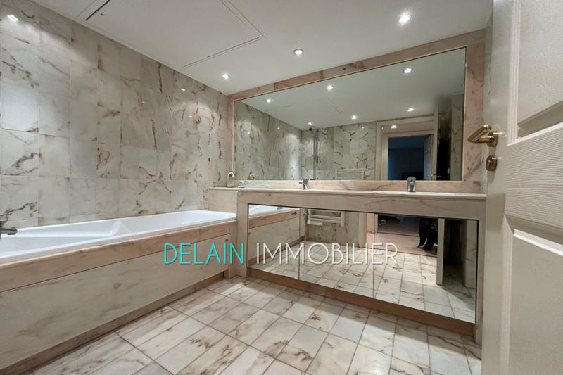 Appartement - 157 m² - 4 pièces