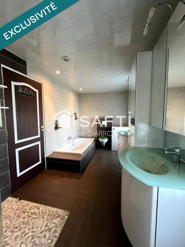 Maison de village - 240 m² - 7 pièces