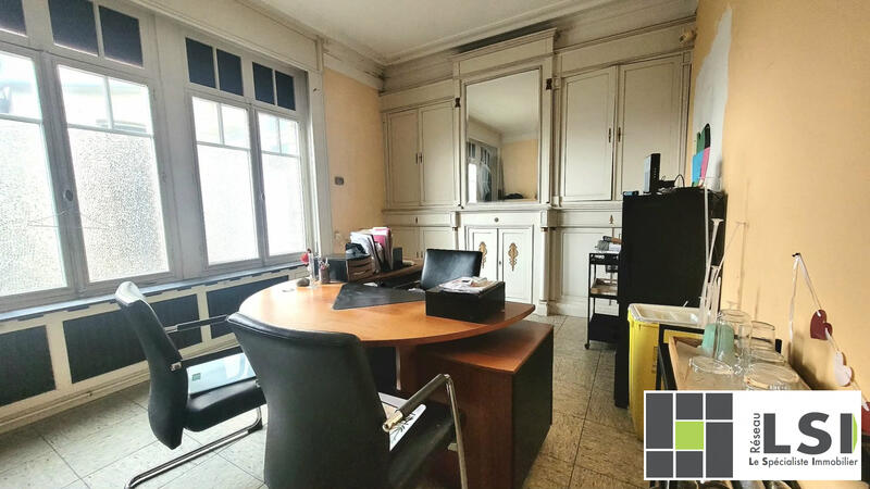 Maison - 240 m² - 10 pièces