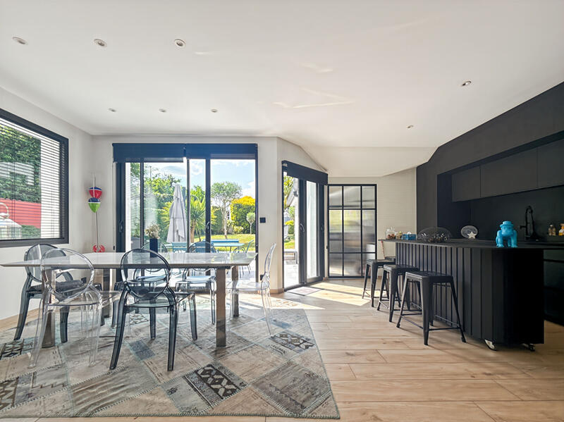 Maison - 162 m² - 6 pièces