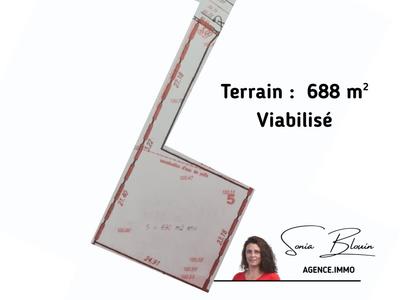 Terrain - 688 m²