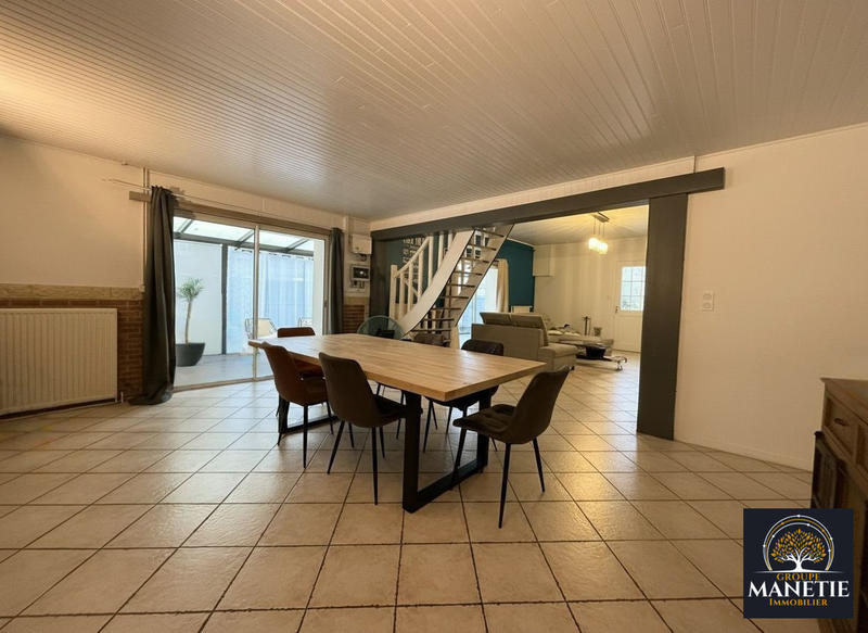 Maison - 180 m² - 5 pièces