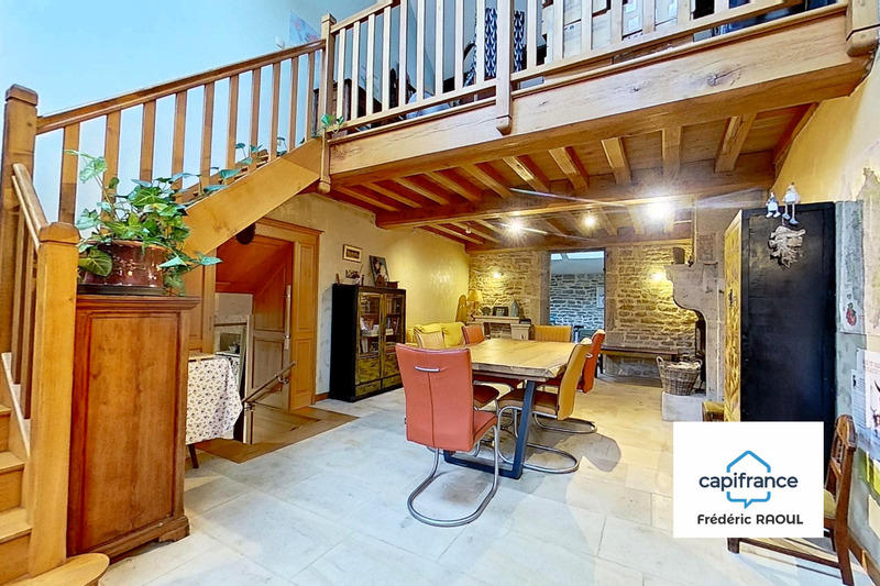 Maison - 199 m² - 7 pièces