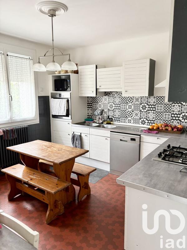 Maison - 279 m² - 11 pièces