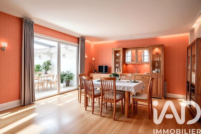 Maison - 90 m² - 5 pièces