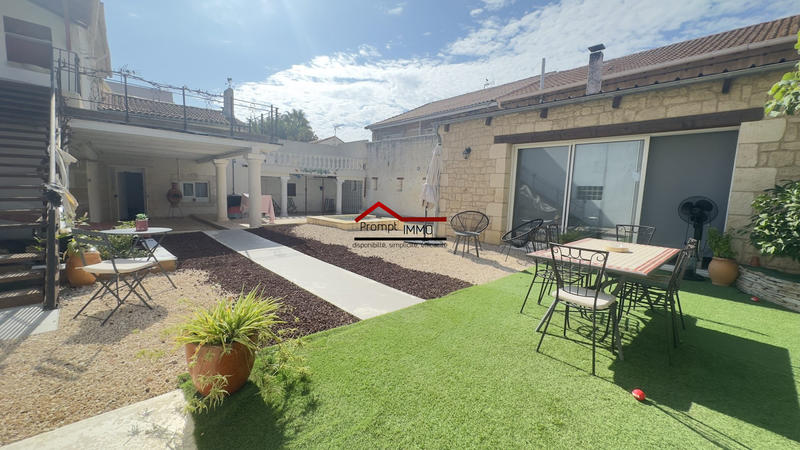 Maison - 256 m² - 4 pièces