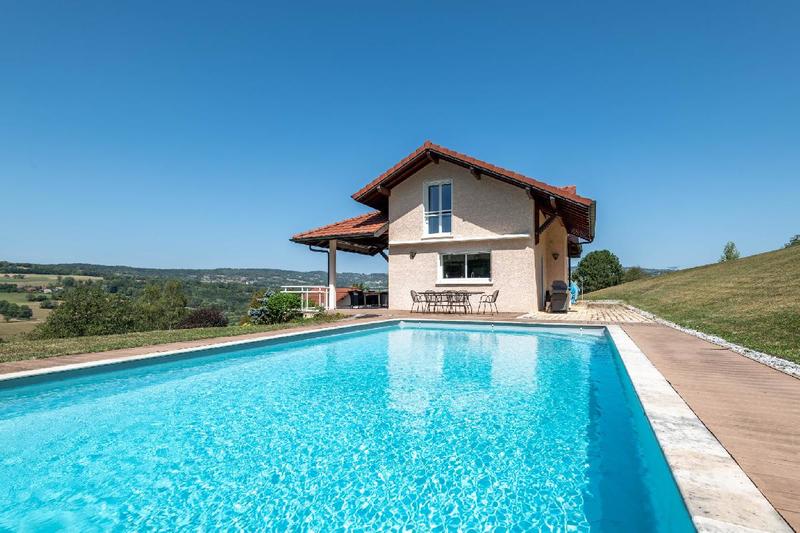 Maison - 238 m² - 7 pièces