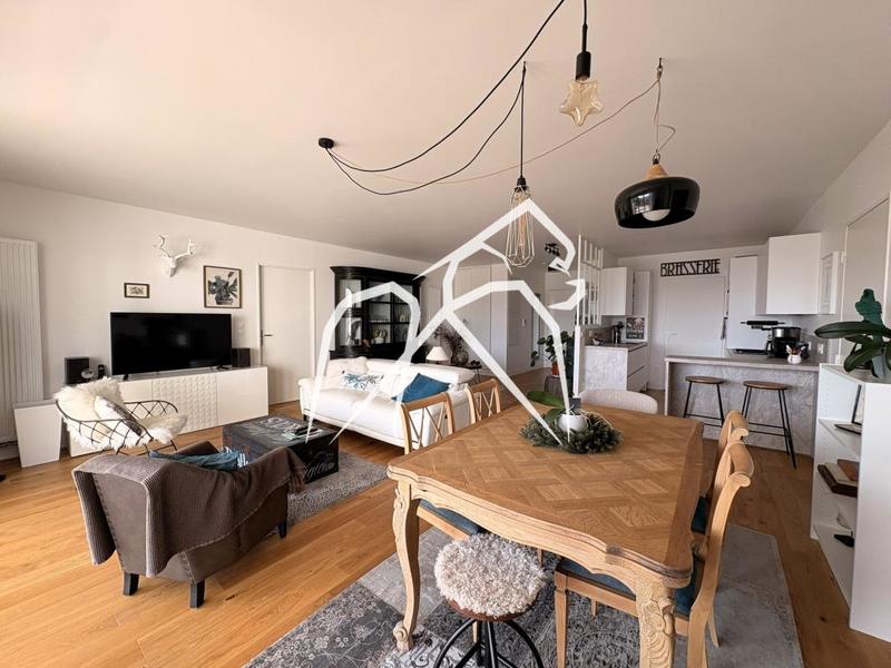 Appartement ancien - 98 m² - 3 pièces