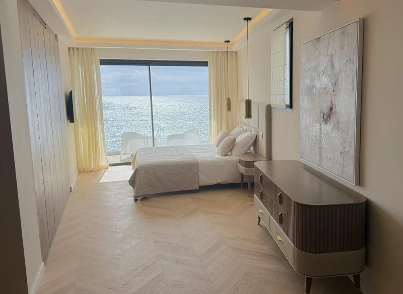 Villa - 247 m² - 6 pièces