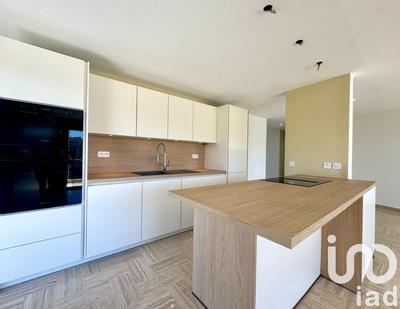 Appartement - 98 m² - 4 pièces