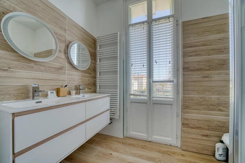 Maison - 232 m² - 11 pièces