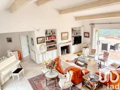 Maison - 245 m² - 8 pièces