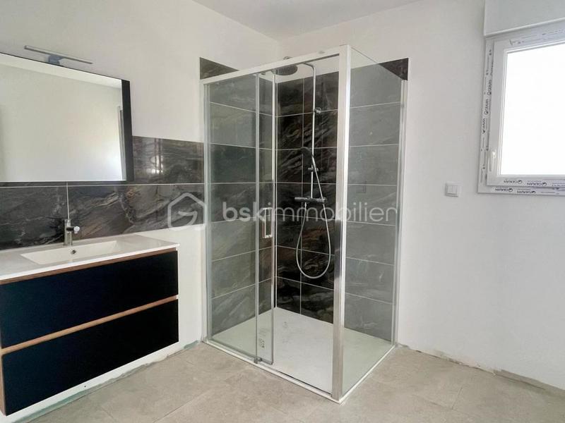 Maison - 93 m² - 5 pièces