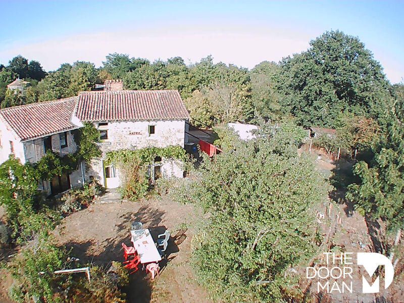 Propriété - 260 m² - 8 pièces