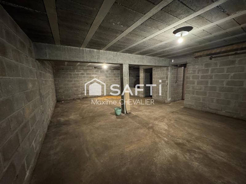 Maison - 250 m² - 8 pièces