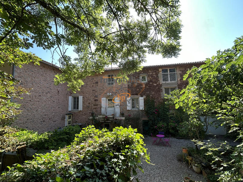 Maison - 268 m² - 7 pièces