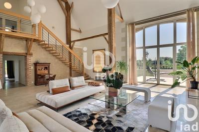 Maison - 470 m² - 10 pièces