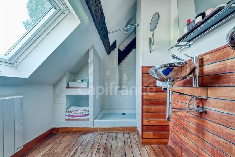 Maison - 215 m² - 9 pièces