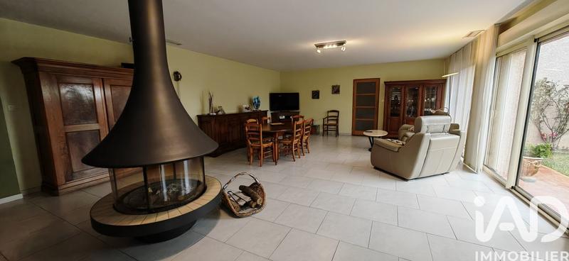 Maison - 218 m² - 7 pièces