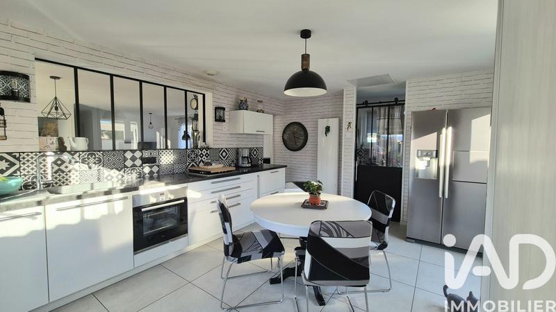 Maison - 98 m² - 5 pièces