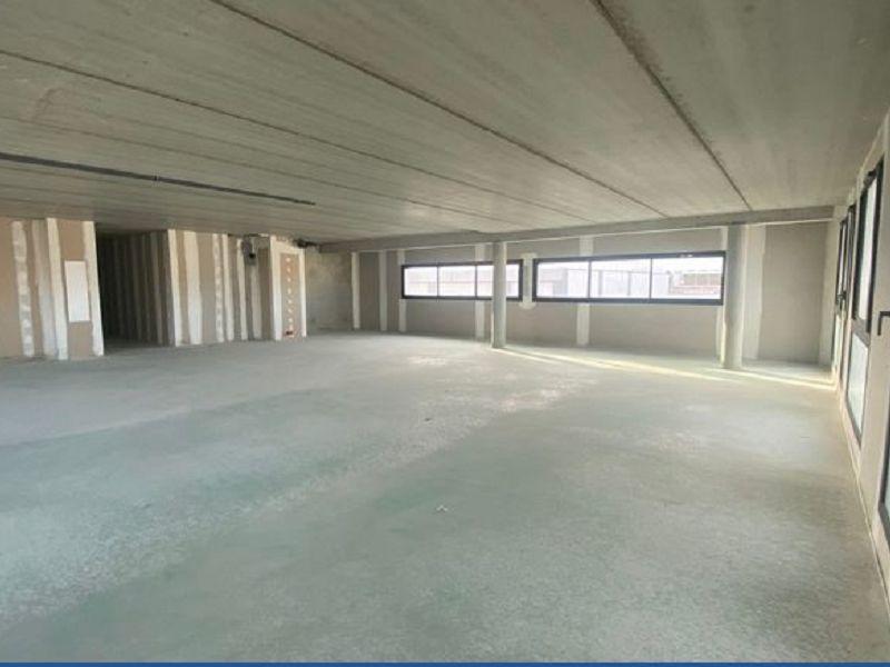 Local commercial - 115 m² - 1 pièce