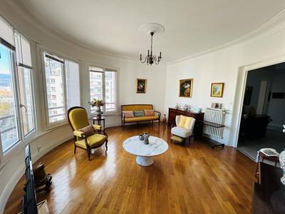 Appartement - 74 m² - 2 pièces