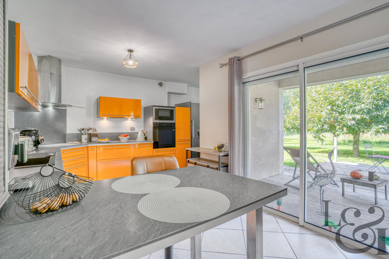 Maison - 182 m² - 7 pièces
