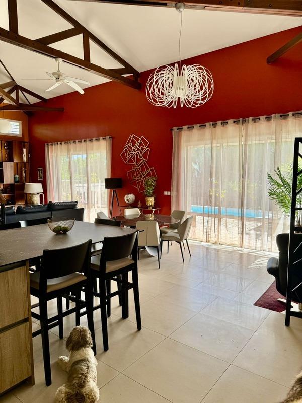 Maison - 229 m² - 6 pièces