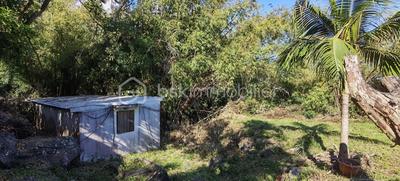 Terrain constructible - 704 m²