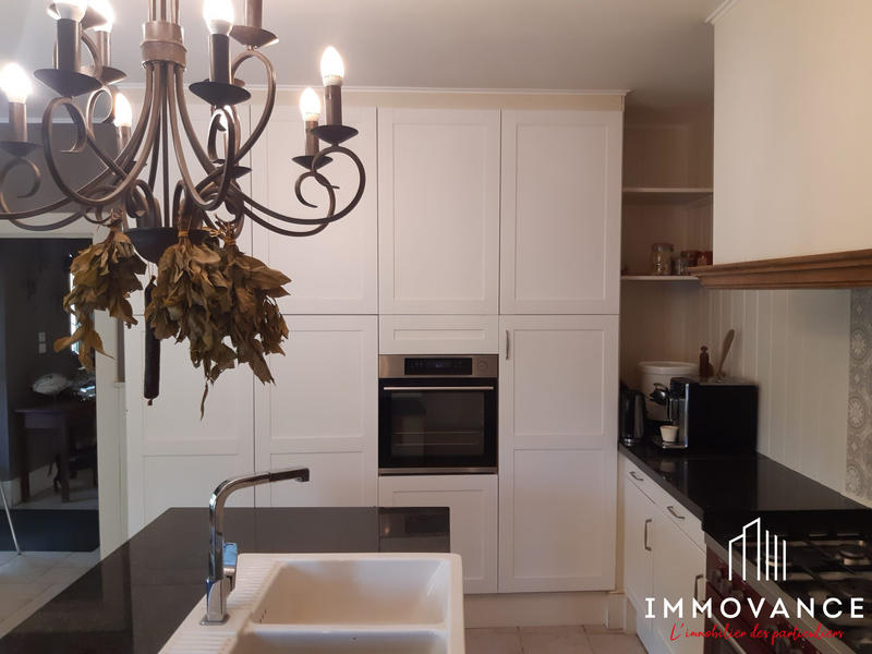 Maison - 328 m² - 12 pièces