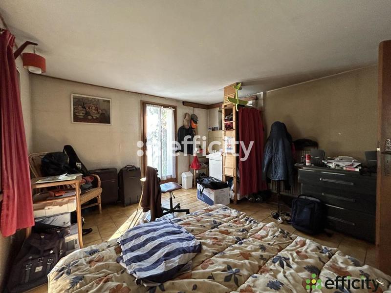 Maison - 219 m² - 10 pièces