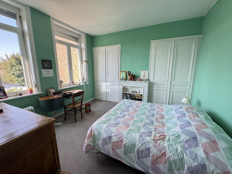 Maison - 200 m² - 7 pièces