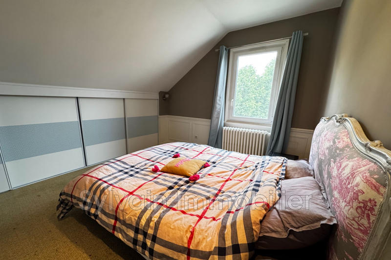 Maison - 200 m² - 8 pièces