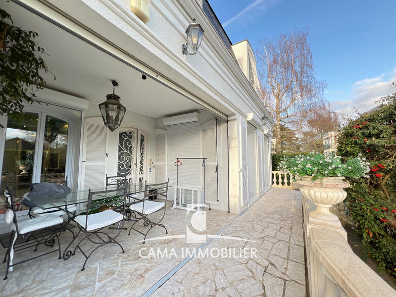 Maison - 197 m² - 7 pièces