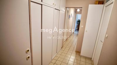 Maison traditionnelle - 103 m² - 6 pièces