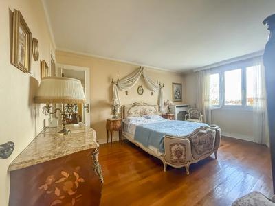 Maison - 131 m² - 8 pièces