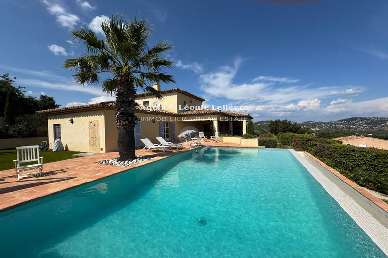 Maison - 213 m² - 7 pièces