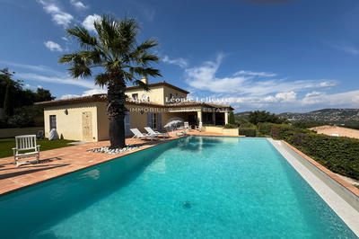 Maison - 213 m² - 7 pièces