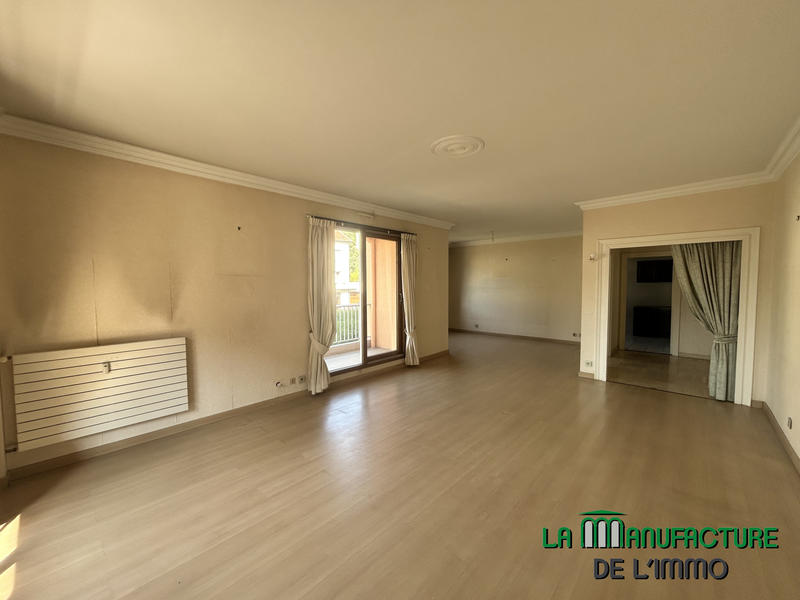 Appartement - 151 m² - 6 pièces
