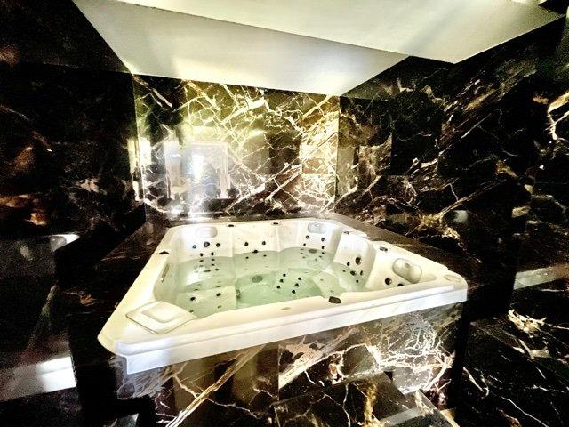 Château - 2 000 m² - 20 pièces